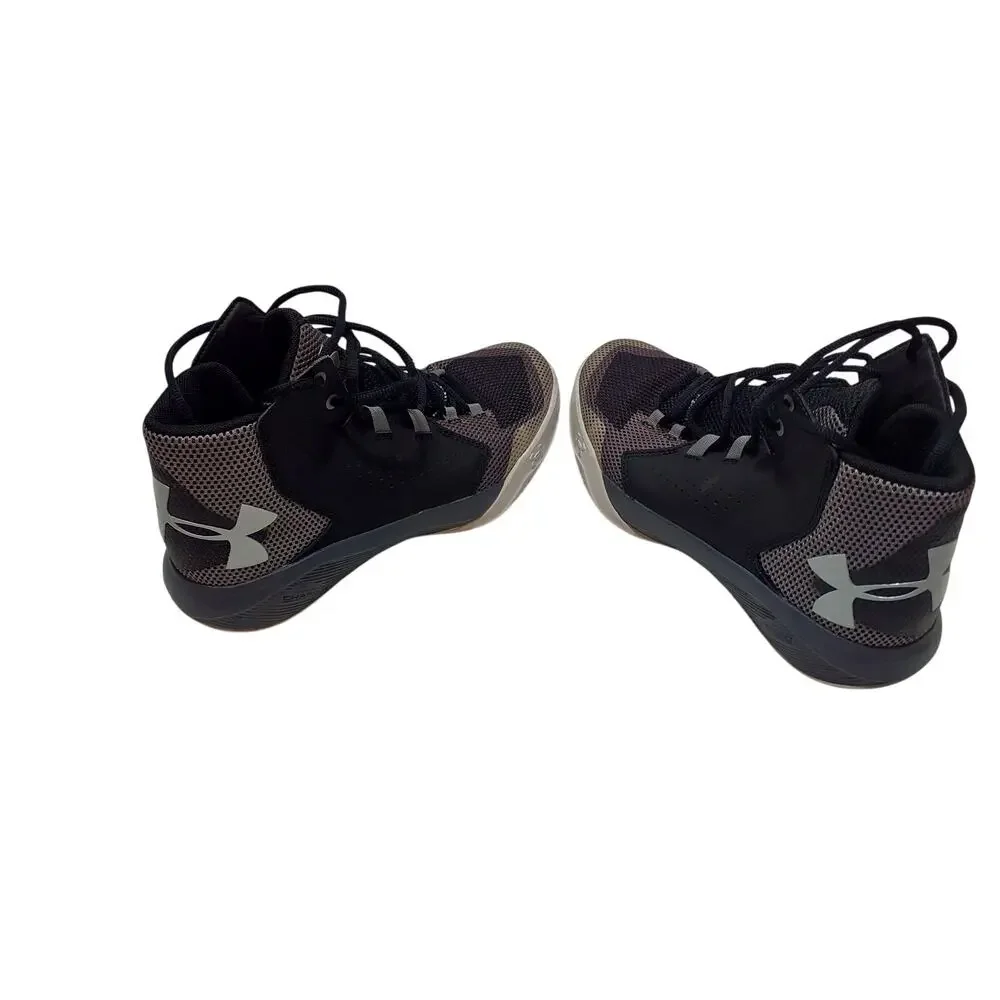 boys graphite under armour tennishoes size 7